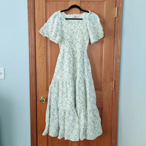 Ivy City Co Pale Blue Floral Maxi Dress with Puff Sleeves - Picture 1 of 9